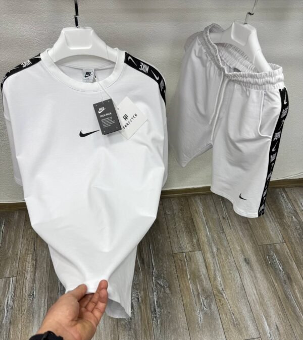 ⁦Ensemble NIKE⁩ - الصورة ⁦3⁩