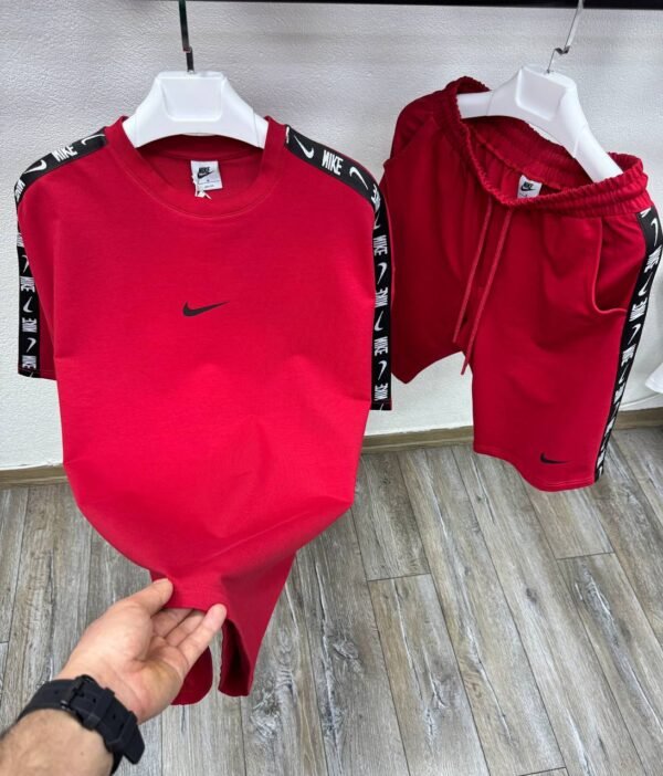 ⁦Ensemble NIKE⁩ - الصورة ⁦4⁩